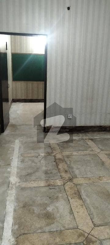 گلبرگ 3 گلبرگ,لاہور میں 3 کمروں کا 10 مرلہ زیریں پورشن 85.0 ہزار میں کرایہ پر دستیاب ہے۔