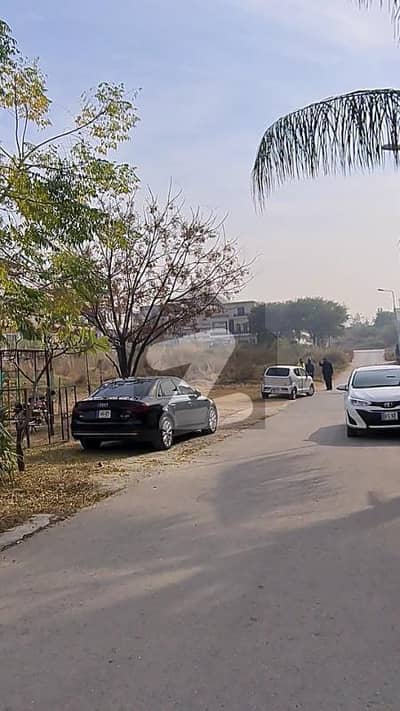 جی ۔ 14/4 جی ۔ 14,اسلام آباد میں 1 کنال رہائشی پلاٹ 7.5 کروڑ میں برائے فروخت۔