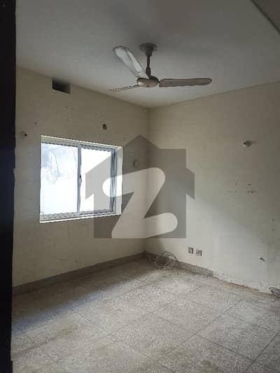 جی ۔ 10/1 جی ۔ 10,اسلام آباد میں 7 کمروں کا 10 مرلہ مکان 7.95 کروڑ میں برائے فروخت۔