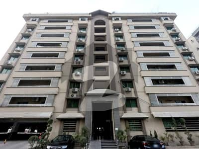 عسکری 11 ۔ سیکٹر بی عسکری 11,عسکری,لاہور میں 5 کمروں کا 12 مرلہ فلیٹ 4.65 کروڑ میں برائے فروخت۔