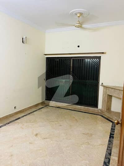 آئی ۔ 8 اسلام آباد میں 6 کمروں کا 14 مرلہ مکان 16.0 کروڑ میں برائے فروخت۔