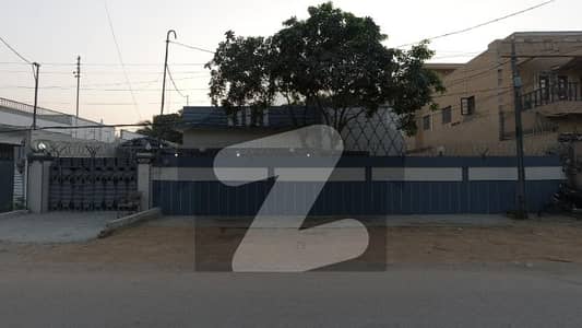 House available for sale brand new Ayesha manzil Fedrel B BLOCK 10