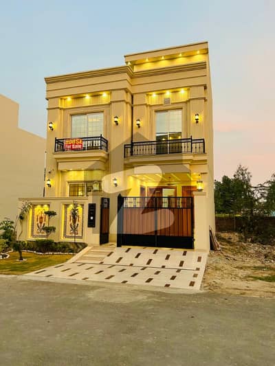 سینٹرل پارک ہاؤسنگ سکیم لاہور میں 3 کمروں کا 5 مرلہ مکان 2.1 کروڑ میں برائے فروخت۔