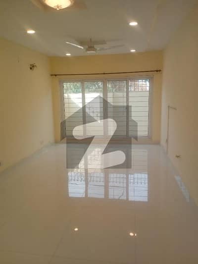 ڈی ۔ 12 اسلام آباد میں 4 کمروں کا 5 مرلہ مکان 2.0 لاکھ میں کرایہ پر دستیاب ہے۔