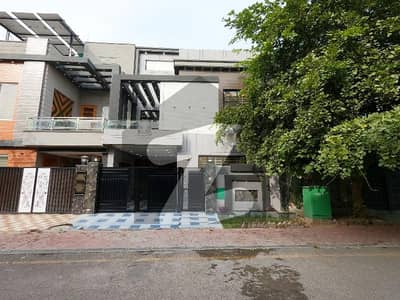 A Perfect House Awaits You In Bahria Town - Jinnah Block Lahore