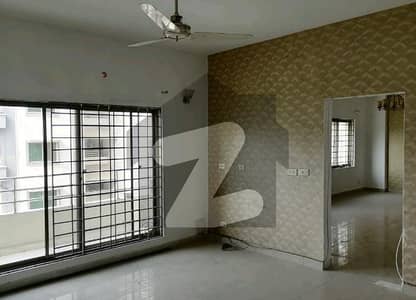 10 Marla 3 Bedrooms Flat For Sale In Askari 11 Lahore.