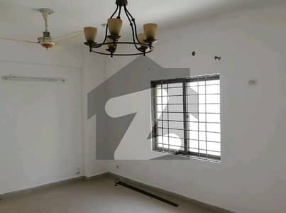 عسکری 11 ۔ سیکٹر بی عسکری 11,عسکری,لاہور میں 3 کمروں کا 10 مرلہ فلیٹ 2.73 کروڑ میں برائے فروخت۔