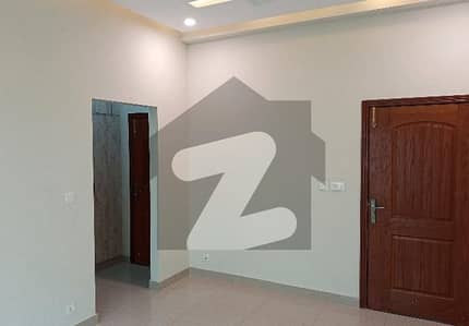 10 Marla Flat For Sale In Lahore