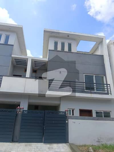 ممتاز سٹی اسلام آباد میں 4 کمروں کا 5 مرلہ مکان 1.55 کروڑ میں برائے فروخت۔