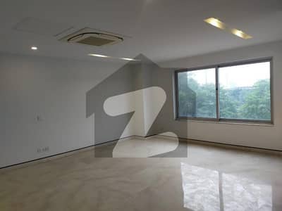 هایدی پارک گلبرگ,لاہور میں 2 کمروں کا 7 مرلہ فلیٹ 3.5 کروڑ میں برائے فروخت۔