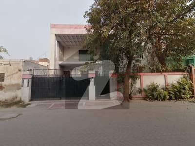 ابدالی روڈ ملتان میں 10 مرلہ مکان 13.0 کروڑ میں برائے فروخت۔