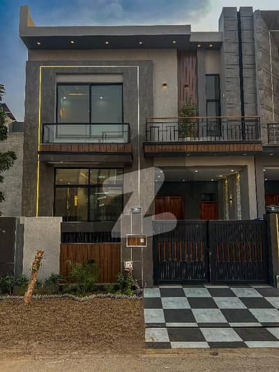 رائل آرچرڈ ملتان پبلک سکول روڈ,ملتان میں 4 کمروں کا 5 مرلہ مکان 1.72 کروڑ میں برائے فروخت۔