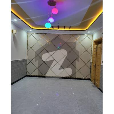 حیات آباد فیز 6 - ایف7 حیات آباد فیز 6,حیات آباد,پشاور میں 9 کمروں کا 10 مرلہ مکان 2.0 لاکھ میں کرایہ پر دستیاب ہے۔