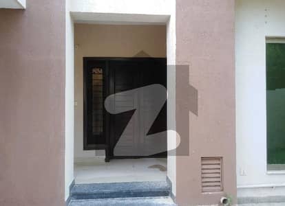 عسکری 11 عسکری,لاہور میں 3 کمروں کا 10 مرلہ مکان 4.4 کروڑ میں برائے فروخت۔