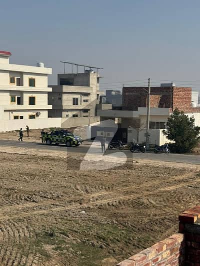 Full Paid 5 Marla Plots Available For Sale