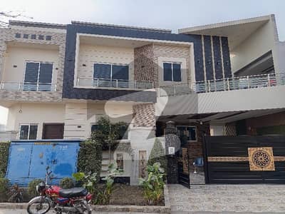 ڈی سی کالونی - بولان بلاک ڈی سی کالونی,گوجرانوالہ میں 5 کمروں کا 10 مرلہ مکان 4.5 کروڑ میں برائے فروخت۔