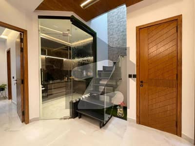 Idol house for resisdence for families 2 kitchen