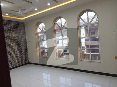 ماسٹر سٹی ہاؤسنگ سکیم گوجرانوالہ میں 4 کمروں کا 5 مرلہ مکان 1.95 کروڑ میں برائے فروخت۔