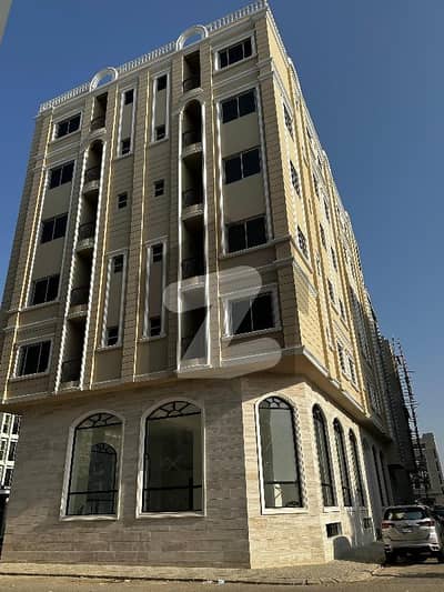 ڈی ایچ اے فیز 8 ڈی ایچ اے ڈیفینس,کراچی میں 3 کمروں کا 8 مرلہ فلیٹ 4.5 کروڑ میں برائے فروخت۔