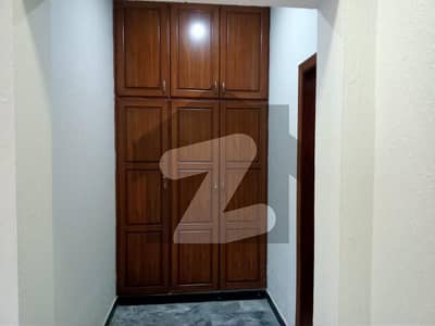 ای ۔ 11 اسلام آباد میں 6 کمروں کا 1 کنال مکان 2.0 لاکھ میں کرایہ پر دستیاب ہے۔