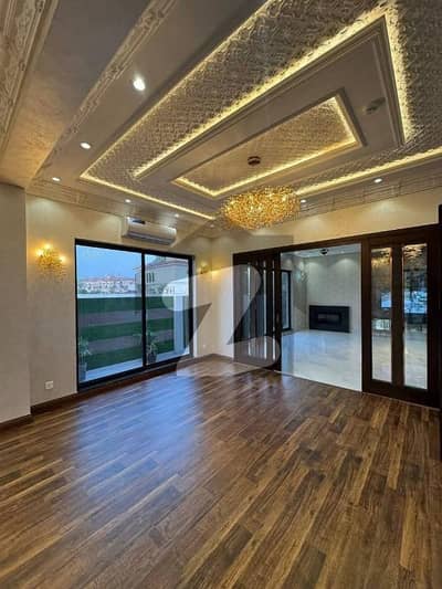 1 Kanal Barnd New Croner Morden Luxury Design House Available For sale Hot Location