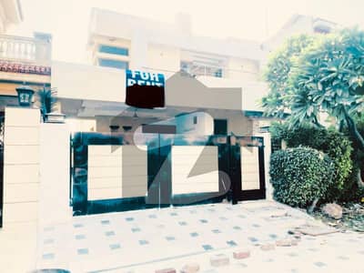 ڈی ایچ اے فیز 5 ڈیفنس (ڈی ایچ اے),لاہور میں 4 کمروں کا 10 مرلہ مکان 1.9 لاکھ میں کرایہ پر دستیاب ہے۔