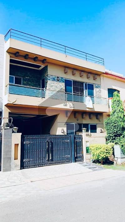 ڈی ایچ اے فیز 5 ڈیفنس (ڈی ایچ اے),لاہور میں 3 کمروں کا 5 مرلہ مکان 1.15 لاکھ میں کرایہ پر دستیاب ہے۔