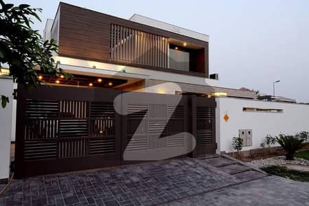 ڈی ایچ اے فیز 5 ڈیفنس (ڈی ایچ اے),لاہور میں 5 کمروں کا 1 کنال مکان 6.98 کروڑ میں برائے فروخت۔