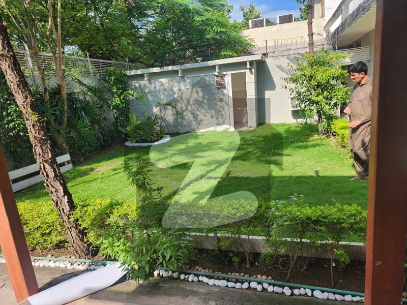 ایف ۔ 7 اسلام آباد میں 4 کمروں کا 1 کنال مکان 4.9 لاکھ میں کرایہ پر دستیاب ہے۔ ایف ۔ 7 اسلام آباد میں 4 کمروں کا 1 کنال مکان 4.9 لاکھ میں کرایہ پر دستیاب ہے۔