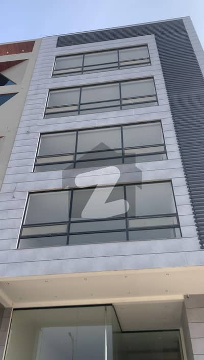 ڈی ایچ اے فیز 8 ڈیفنس (ڈی ایچ اے),لاہور میں 7 کمروں کا 8 مرلہ عمارت 8.0 لاکھ میں کرایہ پر دستیاب ہے۔