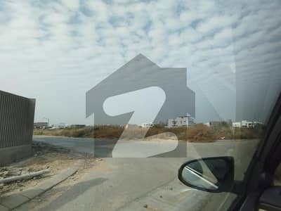 ڈی ایچ اے فیز 8 ڈی ایچ اے ڈیفینس,کراچی میں 4 کنال رہائشی پلاٹ 42.0 کروڑ میں برائے فروخت۔