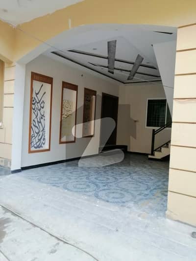 پشاور روڈ راولپنڈی میں 2 کمروں کا 5 مرلہ دفتر 55.0 ہزار میں کرایہ پر دستیاب ہے۔