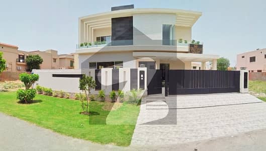 01 Kanal Fully Maintained Sightly Used Super Hot Located Bungalow Is Available For Sale In DHA Phase 5 , Near to Park