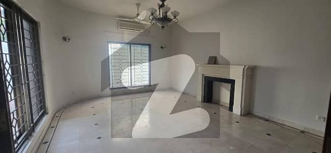 Triple Storey House For Rent