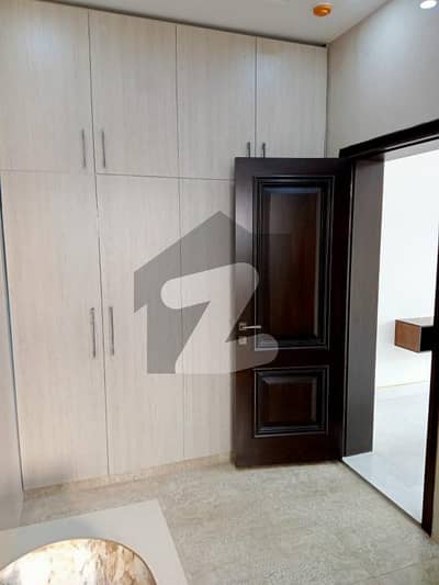 ڈی ایچ اے فیز 7 ڈیفنس (ڈی ایچ اے),لاہور میں 5 کمروں کا 1 کنال مکان 9.5 کروڑ میں برائے فروخت۔