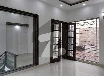 مین بلیوارڈ ڈی ایچ اے ڈیفینس ڈی ایچ اے ڈیفینس,لاہور میں 3 کمروں کا 10 مرلہ بالائی پورشن 80.0 ہزار میں کرایہ پر دستیاب ہے۔