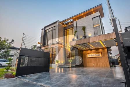 Near To Commercial 10 Marla Modern Luxury Living Villa For Sale