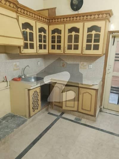 سیٹیلائیٹ ٹاؤن راولپنڈی میں 3 کمروں کا 8 مرلہ زیریں پورشن 45.0 ہزار میں کرایہ پر دستیاب ہے۔