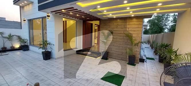 10 Marla brand new house available for rent near park musjid or commercial