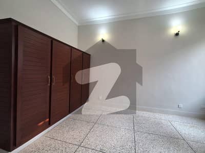 Beautiful Upper Portion Fully Renovated at Ideal Location F-10 Islamabad