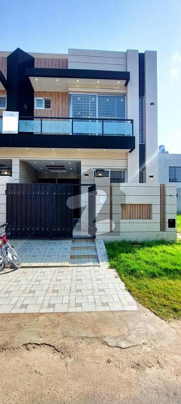 پیراگون سٹی ۔ وُوڈز بلاک پیراگون سٹی,لاہور میں 3 کمروں کا 4 مرلہ مکان 2.25 کروڑ میں برائے فروخت۔