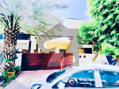 ڈی ایچ اے فیز 3 ڈیفنس (ڈی ایچ اے),لاہور میں 4 کمروں کا 10 مرلہ مکان 1.7 لاکھ میں کرایہ پر دستیاب ہے۔