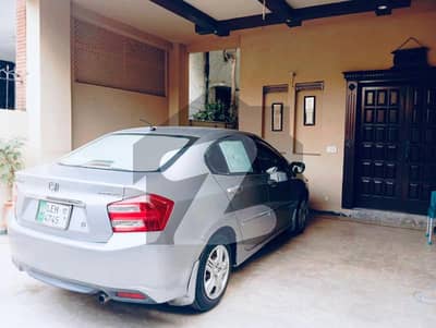 ڈی ایچ اے فیز 4 ڈیفنس (ڈی ایچ اے),لاہور میں 4 کمروں کا 10 مرلہ مکان 1.8 لاکھ میں کرایہ پر دستیاب ہے۔