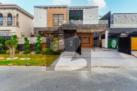 ڈی ایچ اے فیز 5 - بلاک سی فیز 5,ڈیفنس (ڈی ایچ اے),لاہور میں 4 کمروں کا 1 کنال مکان 7.78 کروڑ میں برائے فروخت۔