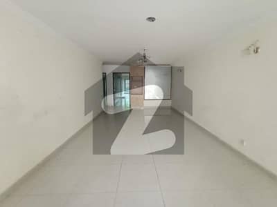 رحمان گارڈنز لاہور میں 3 کمروں کا 10 مرلہ فلیٹ 82.0 ہزار میں کرایہ پر دستیاب ہے۔