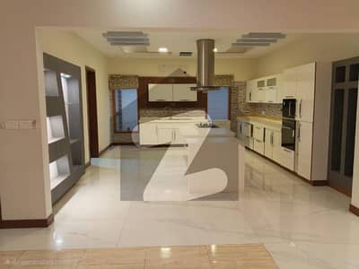 ڈی ایچ اے فیز 6 ڈی ایچ اے ڈیفینس,کراچی میں 6 کمروں کا 2 کنال مکان 12.0 لاکھ میں کرایہ پر دستیاب ہے۔