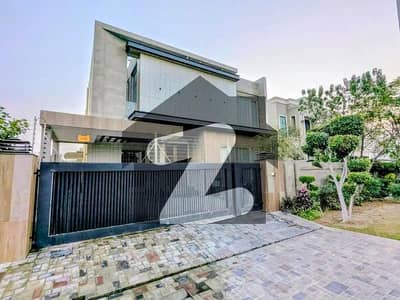 ڈی ایچ اے فیز 6 ڈیفنس (ڈی ایچ اے),لاہور میں 6 کمروں کا 1 کنال مکان 5.5 لاکھ میں کرایہ پر دستیاب ہے۔