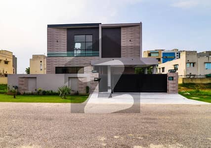 Top Location 1 Kanal Brand New Luxurious Villa For Rent Nearby Dfense Raya,