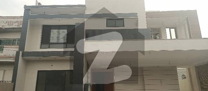 جوہر ٹاؤن فیز 1 - بلاک ایف1 جوہر ٹاؤن فیز 1,جوہر ٹاؤن,لاہور میں 10 کمروں کا 1 کنال مکان 4.5 لاکھ میں کرایہ پر دستیاب ہے۔