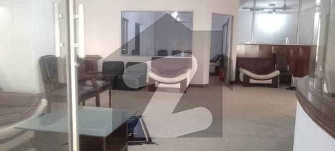 گلبرگ 3 گلبرگ,لاہور میں 4 کمروں کا 12 مرلہ دفتر 2.3 لاکھ میں کرایہ پر دستیاب ہے۔